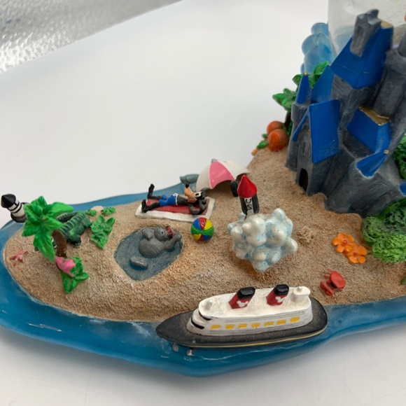 RARE Disney Mickey & Minnie 'Good Old Summertime' Musical Snowglobe' - Picture 9 of 17